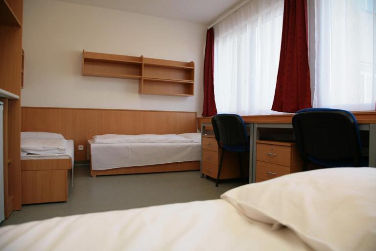 Imola Hostel Έγκερ Εξωτερικό φωτογραφία